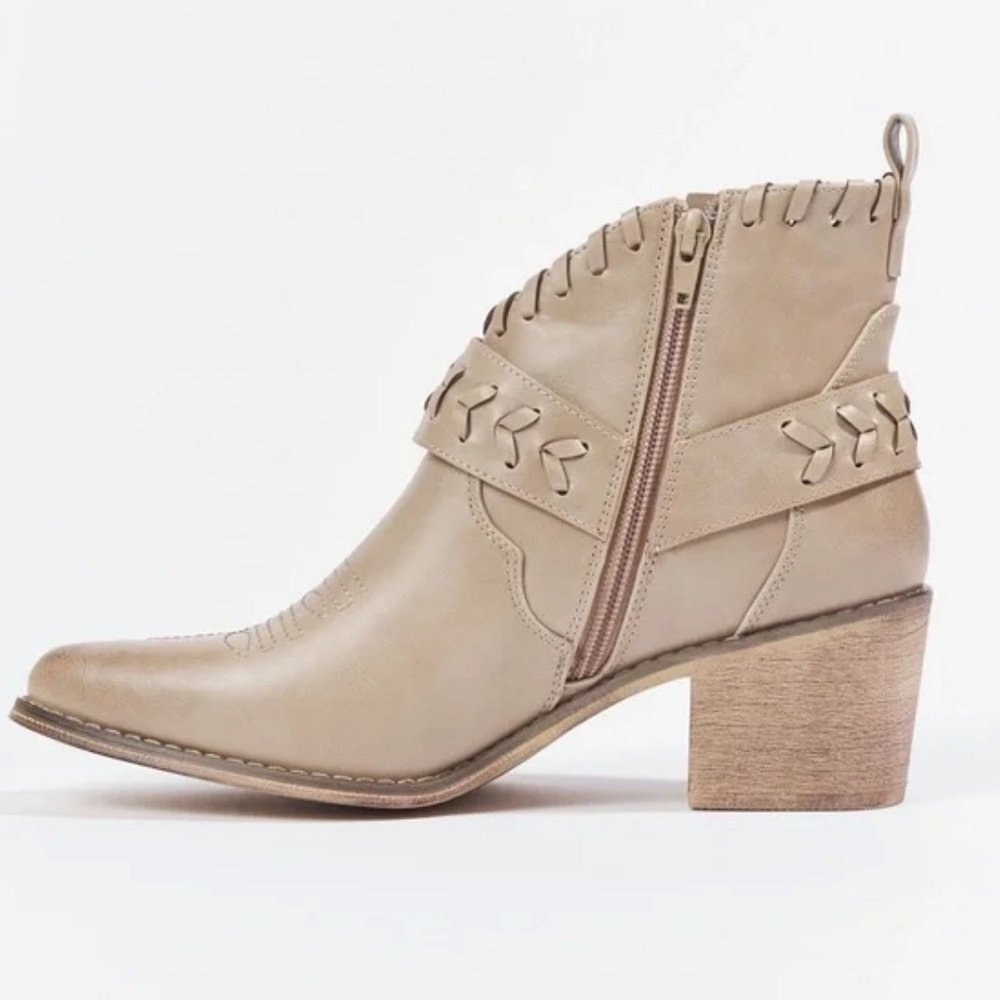 Altar’d State Rynn taupe booties 6 like new!